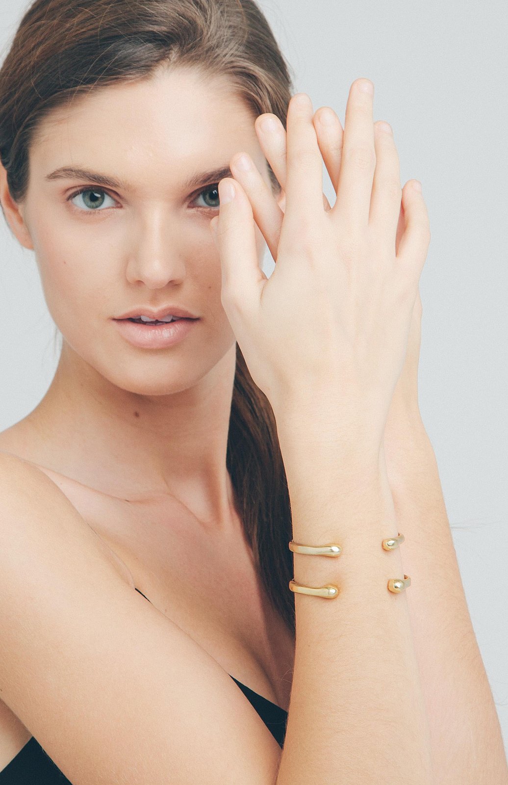 Actress Angie Harmon - Actress Angie Harmon Launches ‘X Red Earth’ Jewelry Collection
