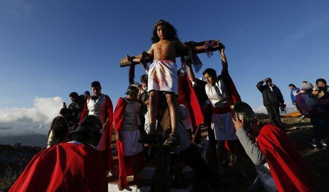 Latin Americans Commemorate the Passion of Christ Throughout the Region