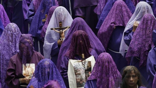Latin Americans Commemorate the Passion of Christ Throughout the Region
