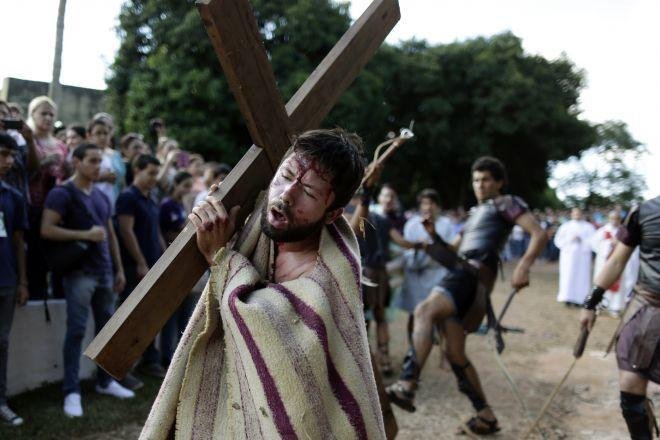 Latin Americans Commemorate the Passion of Christ Throughout the Region