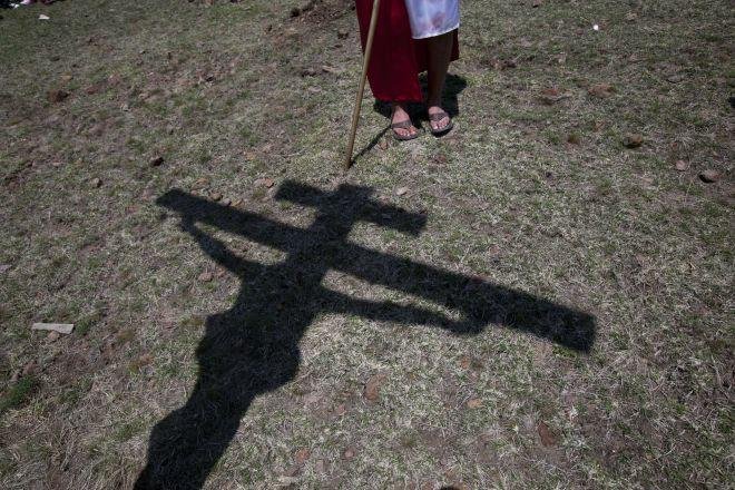 Latin Americans Commemorate the Passion of Christ Throughout the Region