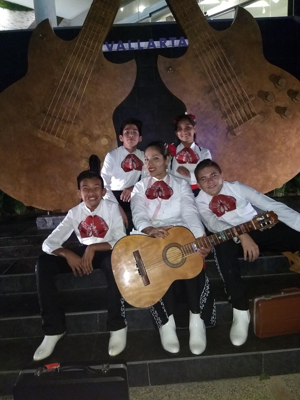 kidmariacheeband.jpg
